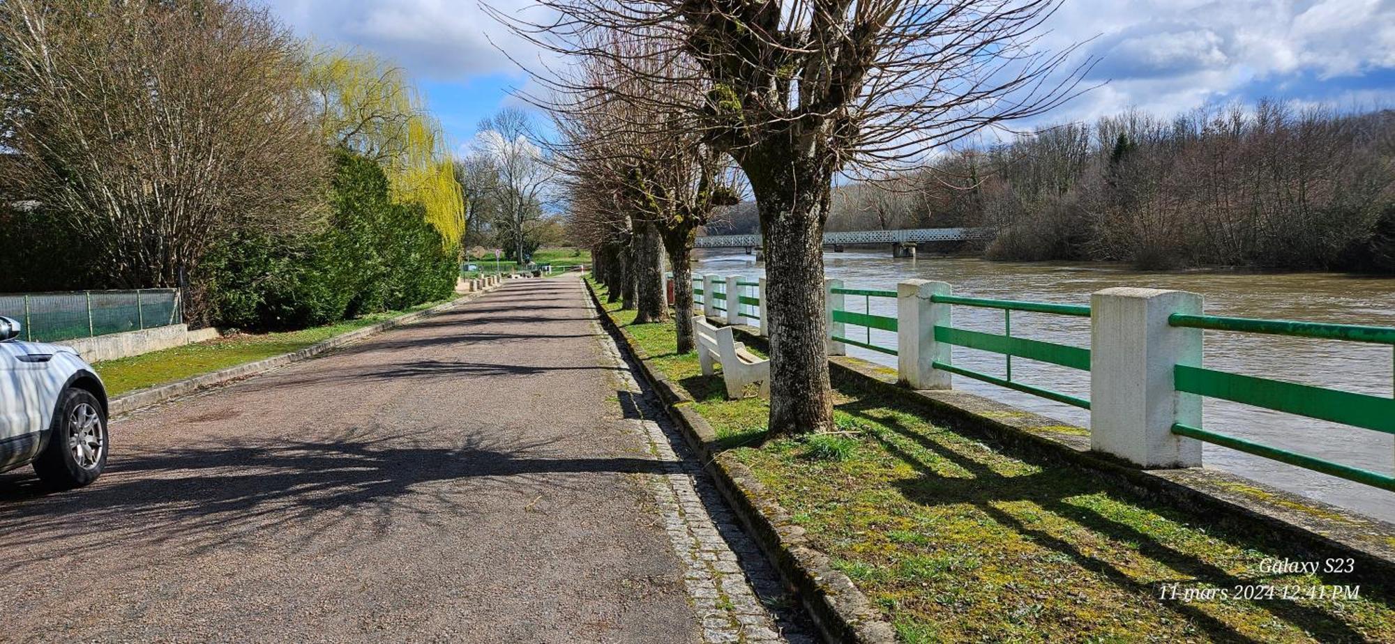 Pavillon Avec Jardin Clos Au Bord De L'Yonne Coulanges-sur-Yonne Eksteriør bilde