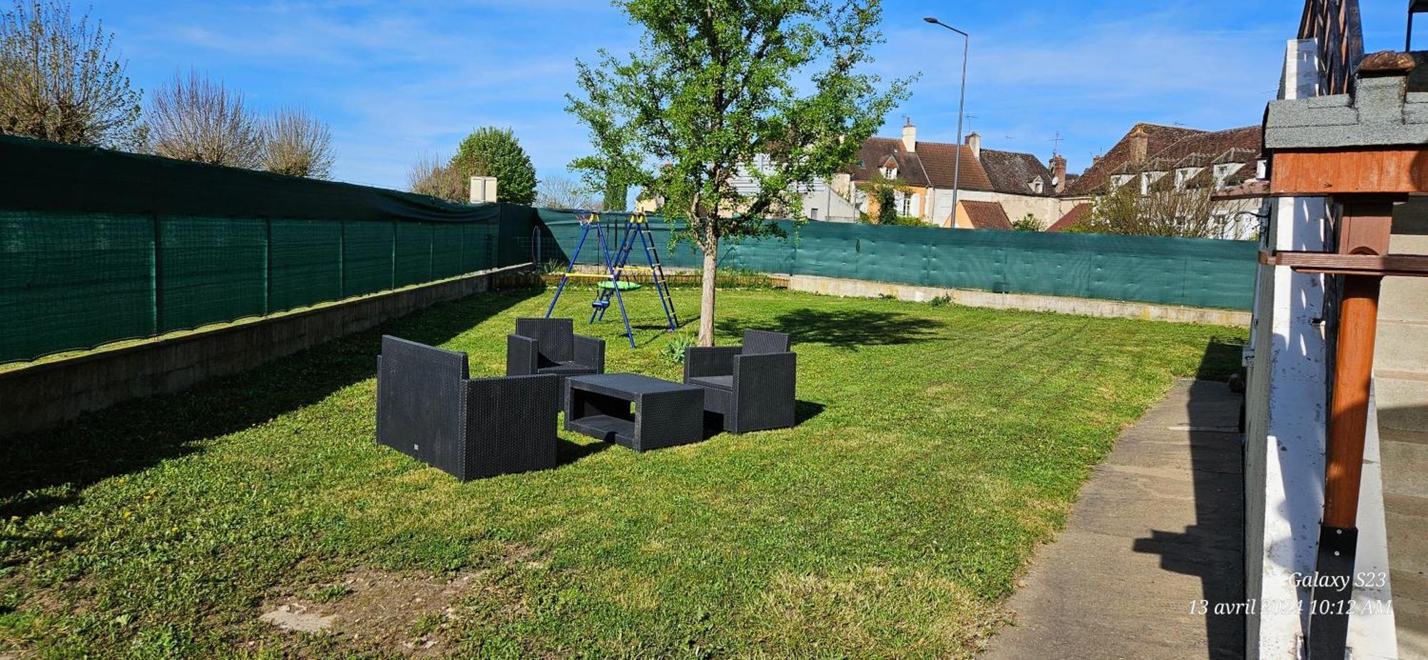 Pavillon Avec Jardin Clos Au Bord De L'Yonne Coulanges-sur-Yonne Eksteriør bilde