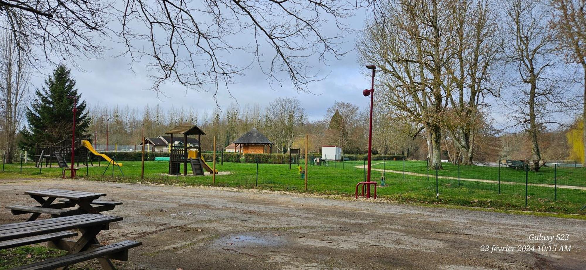 Pavillon Avec Jardin Clos Au Bord De L'Yonne Coulanges-sur-Yonne Eksteriør bilde